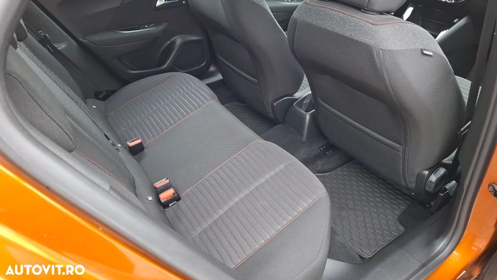 Peugeot 2008 1.2 L PureTech STT Active - 6