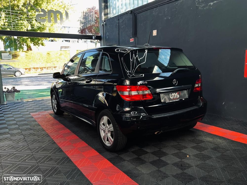 Mercedes-Benz B 150 Standard - 12