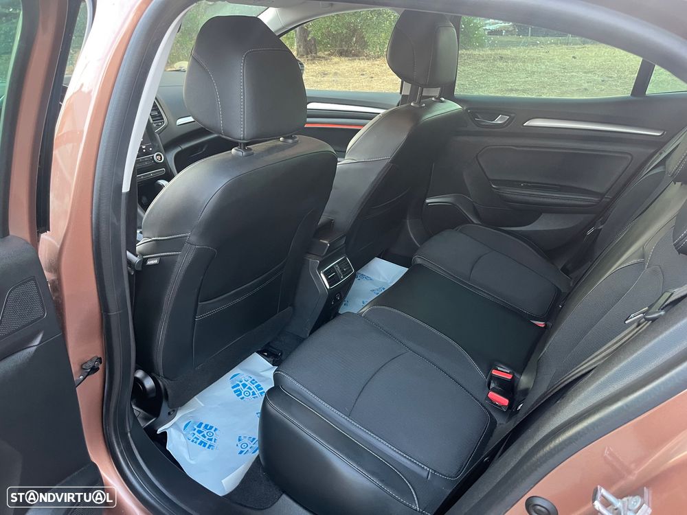 Renault Mégane 1.5 Blue dCi Intens EDC - 12