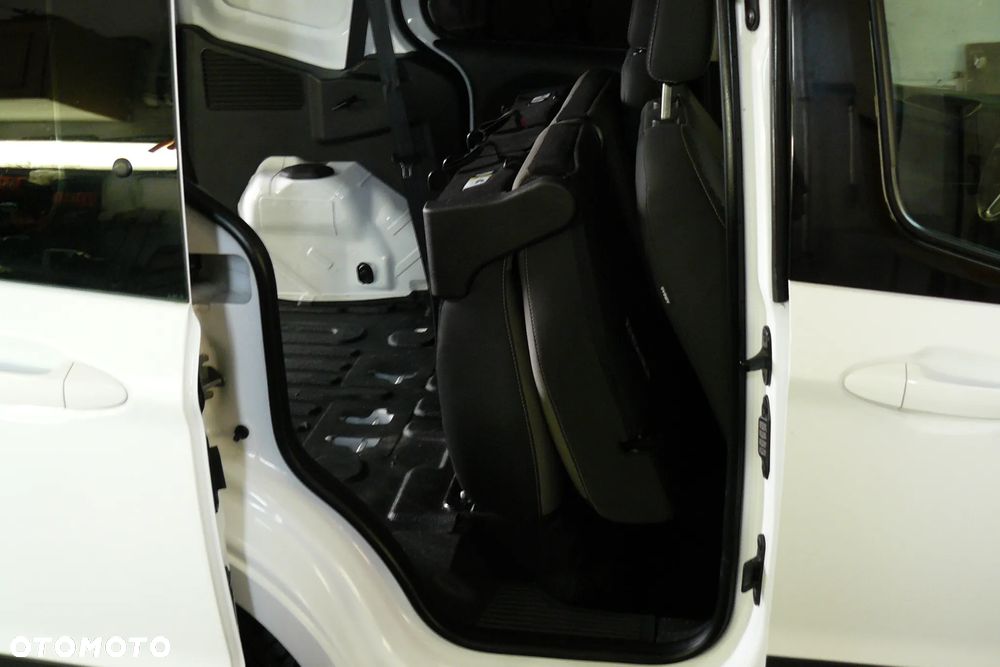 Ford Transit Courier Trend - 37
