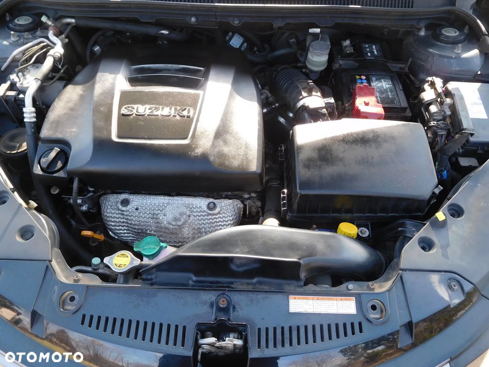 Suzuki Kizashi 2.4 Sport 4WD CVT - 13