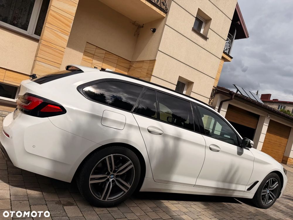 BMW Seria 5 520d Sport Line - 13