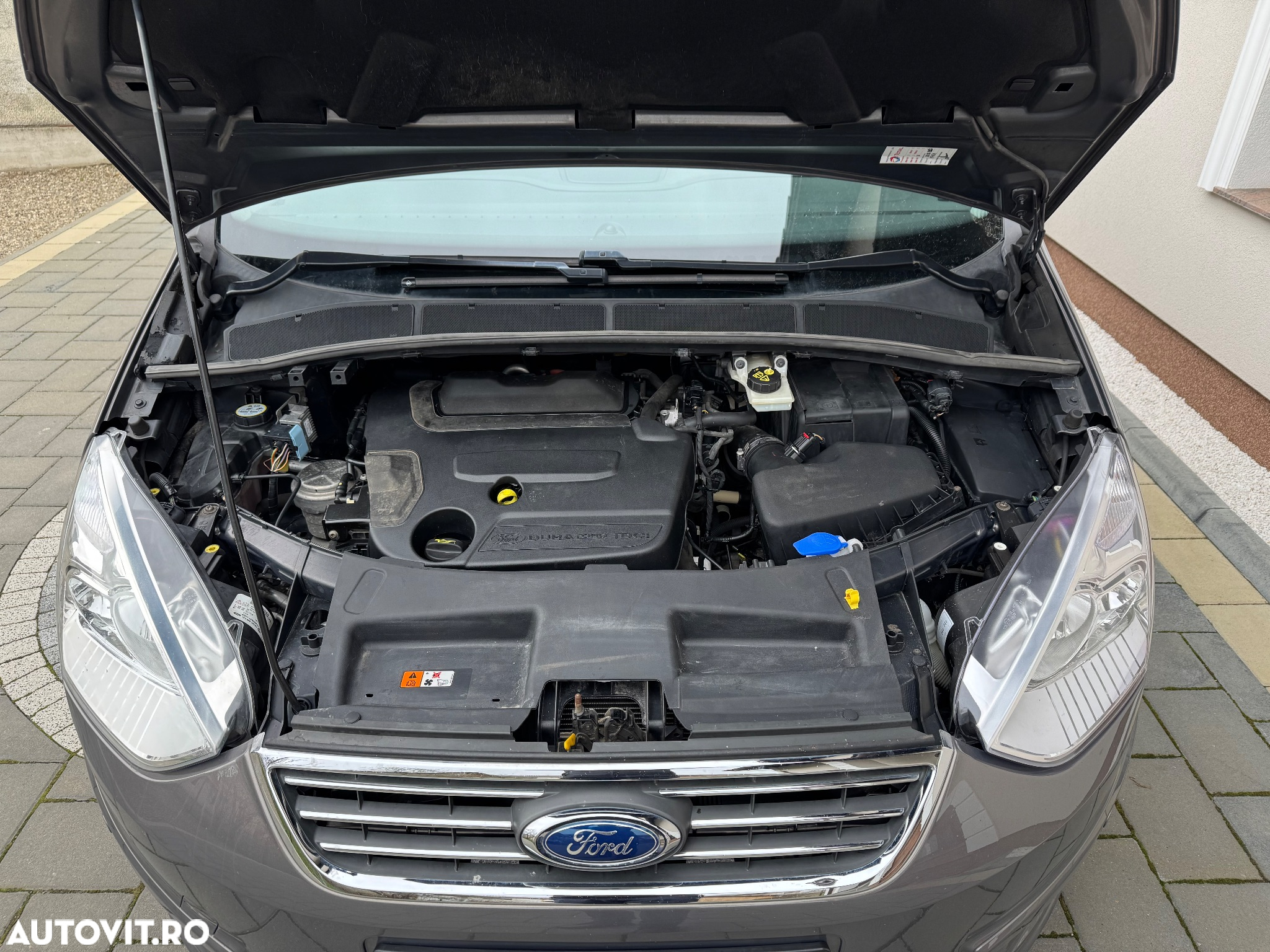 Ford Galaxy 2.0 TDCi DPF Business Edition - 17