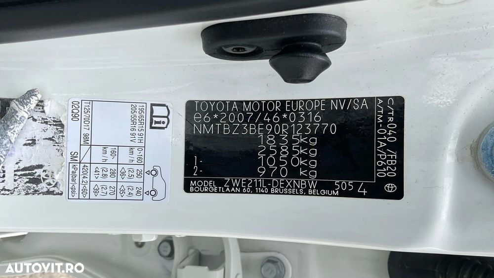 Toyota Corolla 1.8 HSD Business - 38