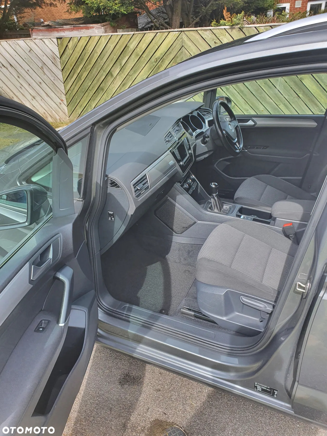 Volkswagen Touran - 10
