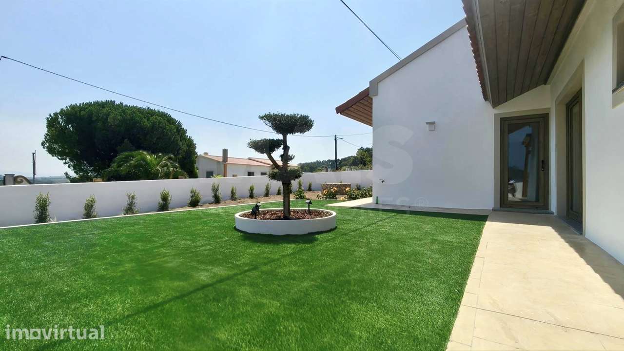 Moradia Térrea c/ Piscina, Jardim, Anexo, Garagem e Parqueamento, I... - Grande imagem: 5/50