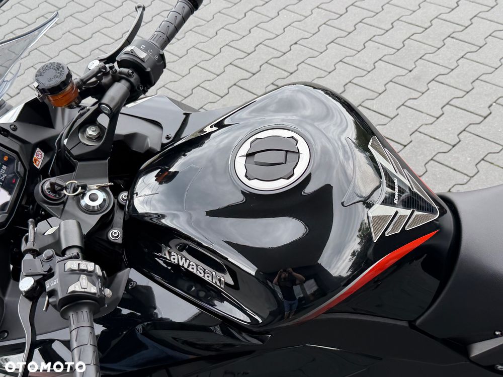 Kawasaki Ninja 1000 SX - 25
