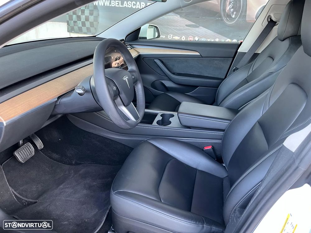 Tesla Model 3 Standard Range Plus RWD — fotografia 5