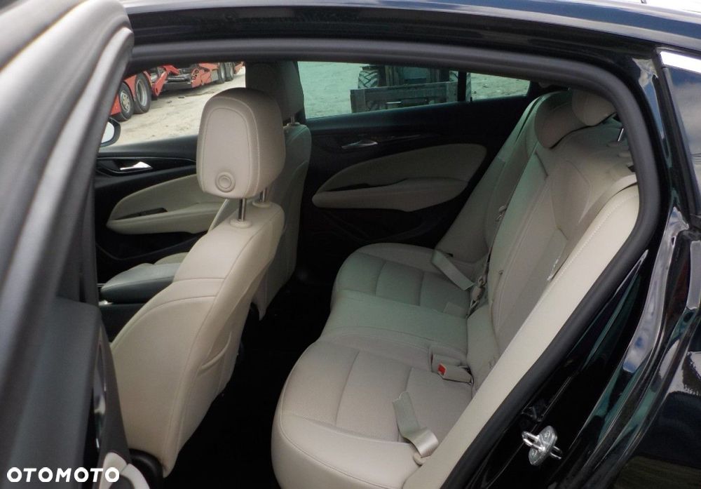 Opel Insignia - 23