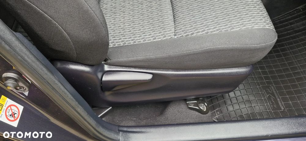 Toyota Yaris 1.33 VVT-i - 11