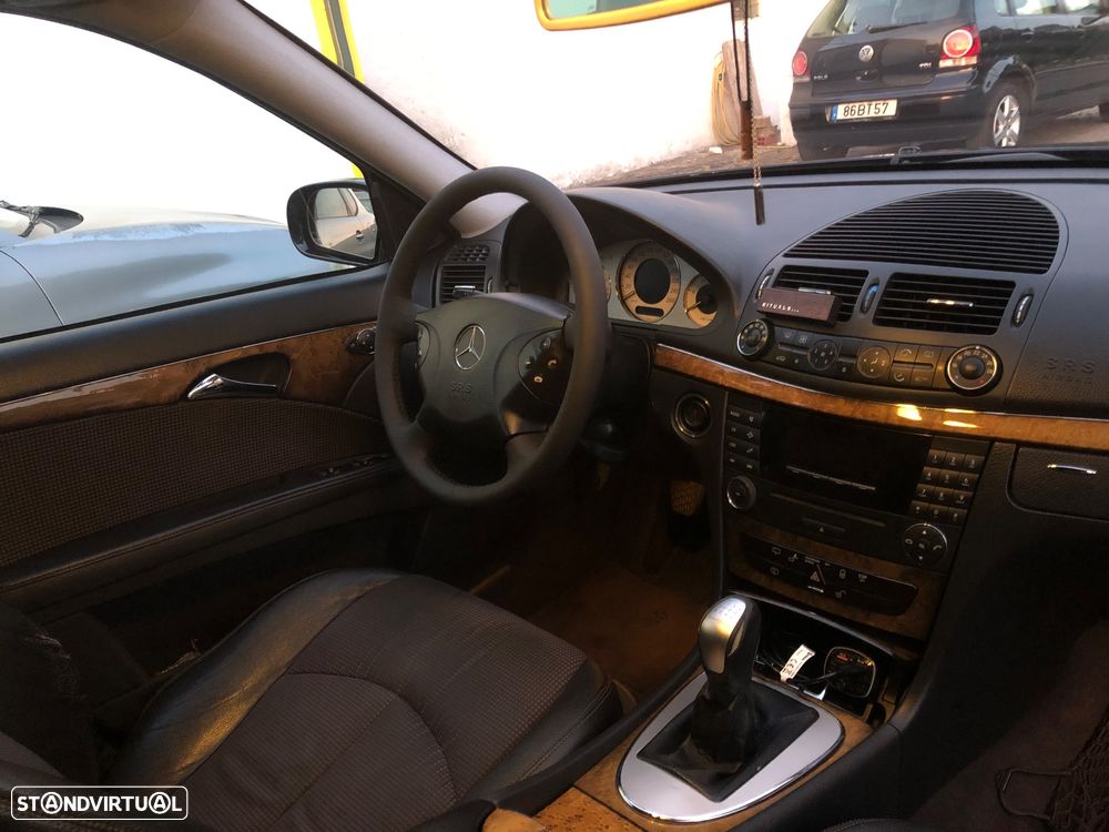 Mercedes-Benz E 220 CDi Avantgarde - 4