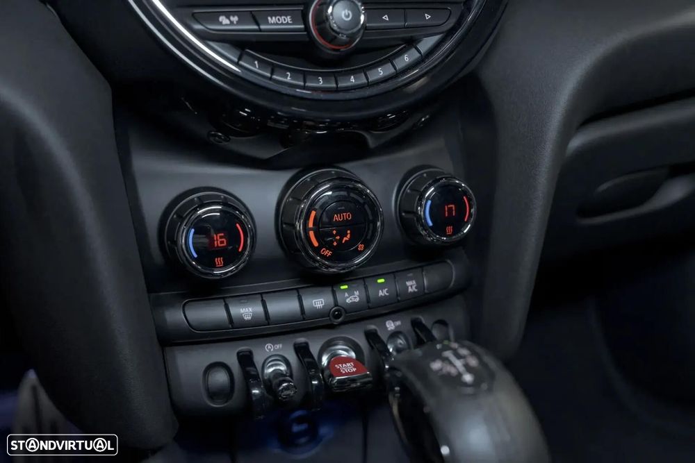 MINI 5 Portas Cooper D Auto - 16
