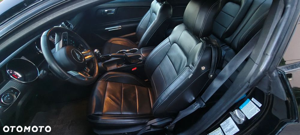 Ford Mustang - 12