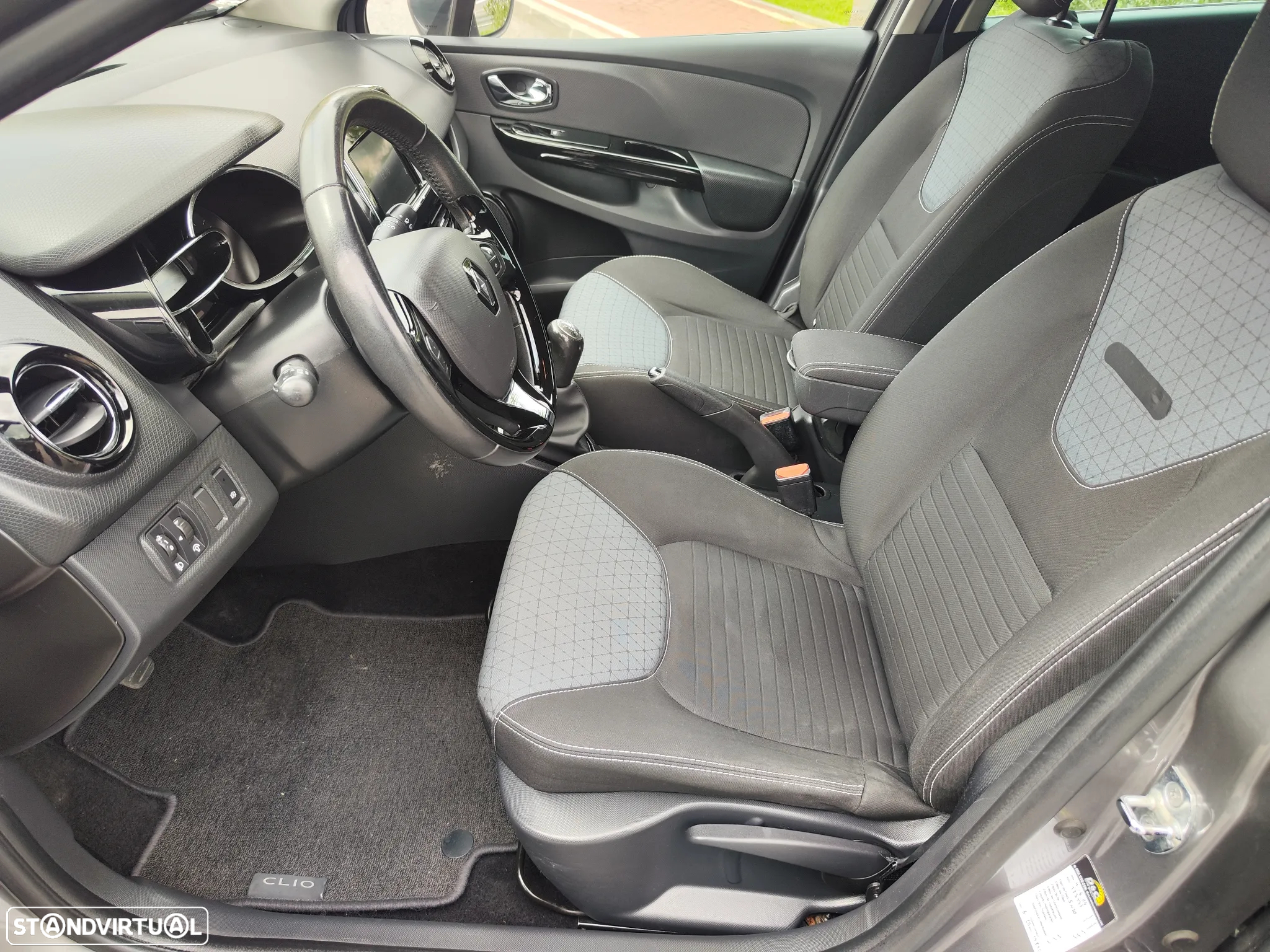 Renault Clio Sport Tourer 1.5 dCi Dynamique S - 24