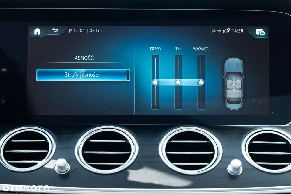 Mercedes-Benz Klasa E - 23