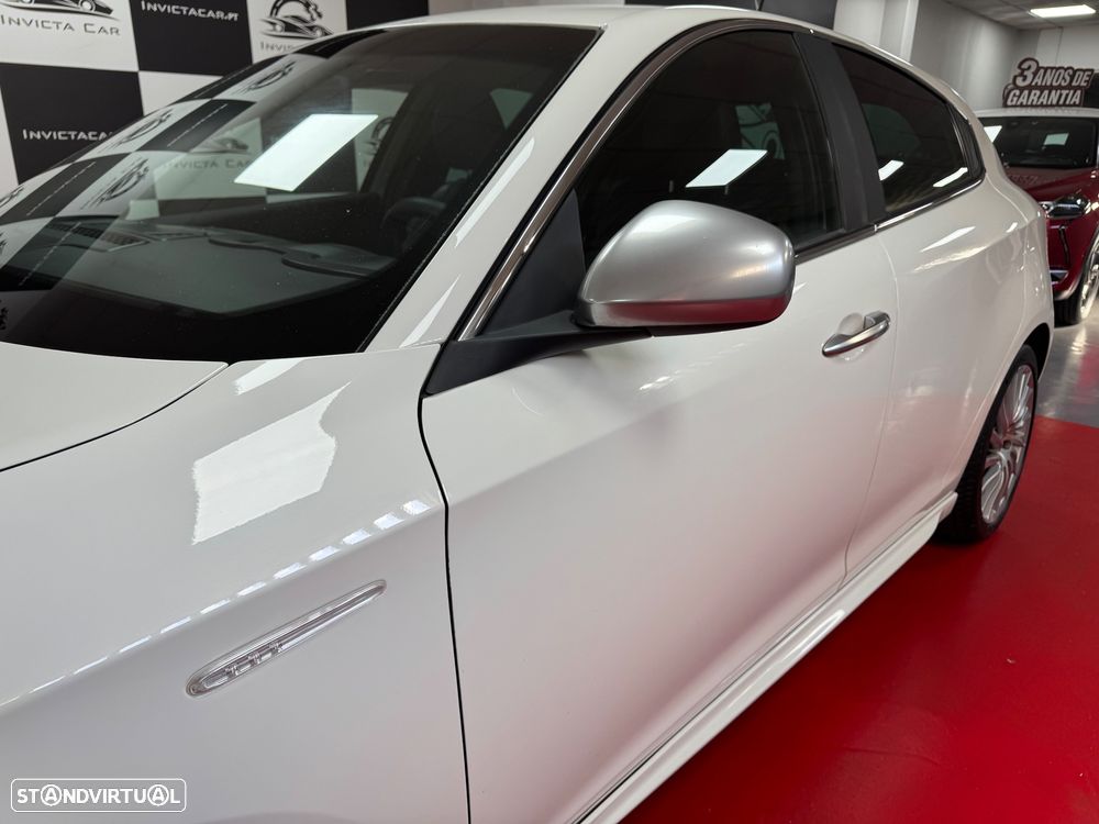 Alfa Romeo Giulietta 1.6 JTDm Veloce - 12