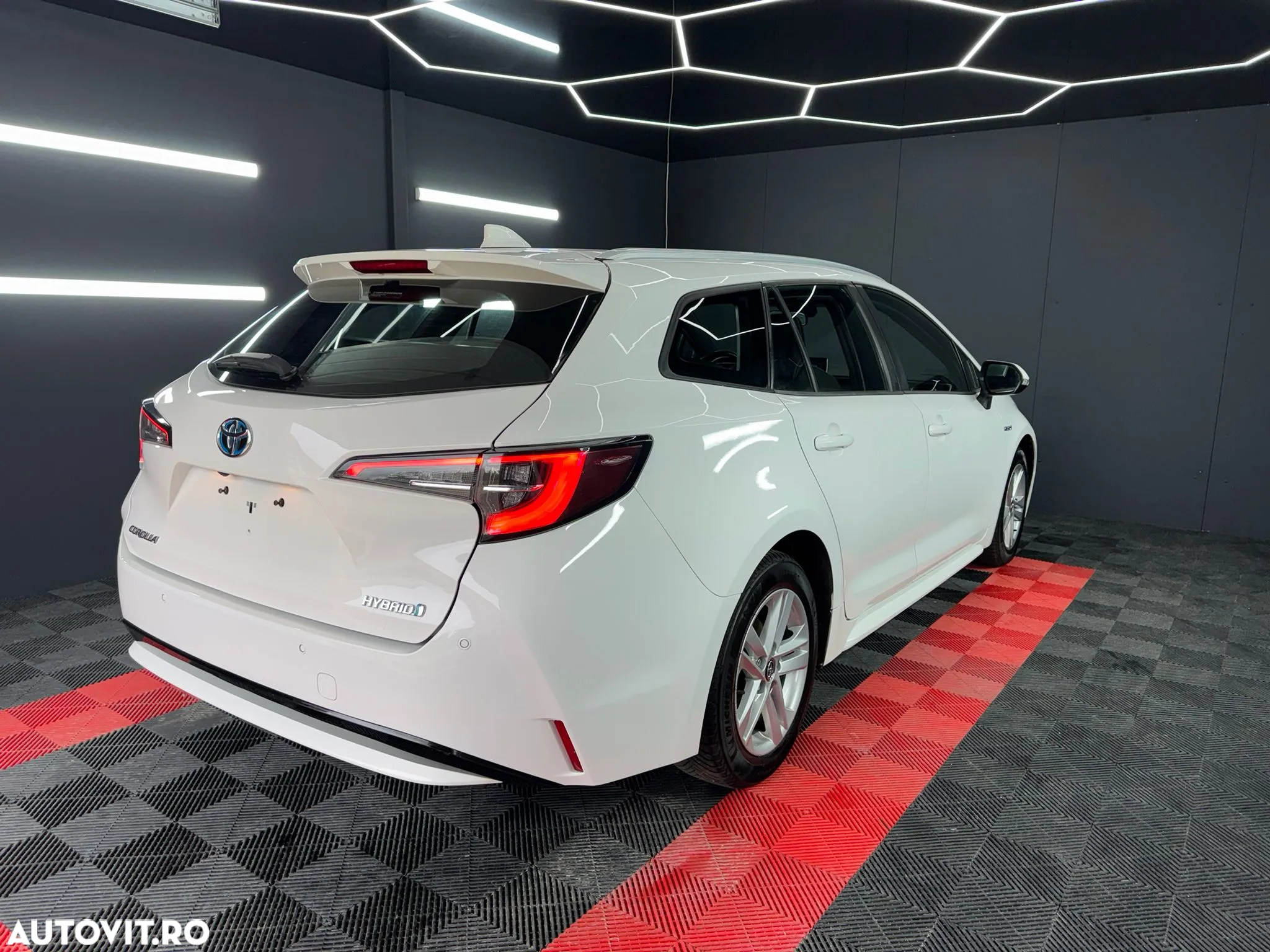 Toyota Corolla 1.8 HSD Business - 5