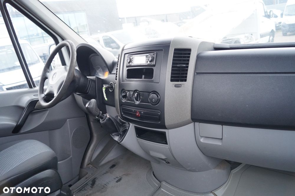 Mercedes-Benz Sprinter - 20