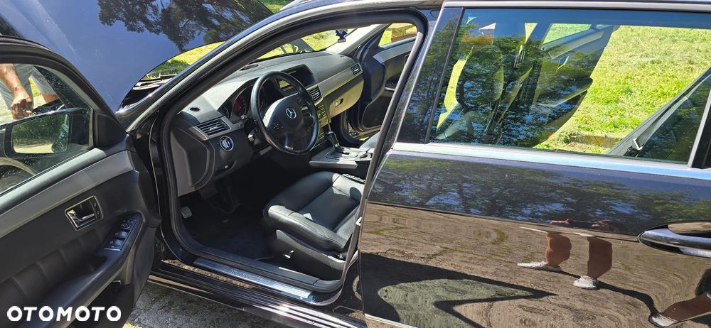 Mercedes-Benz Klasa E 250 CDI DPF BlueEFFICIENCY Automatik Avantgarde - 36