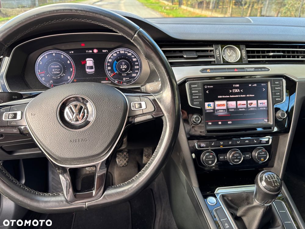 Volkswagen Passat 1.8 TSI BMT Highline - 25