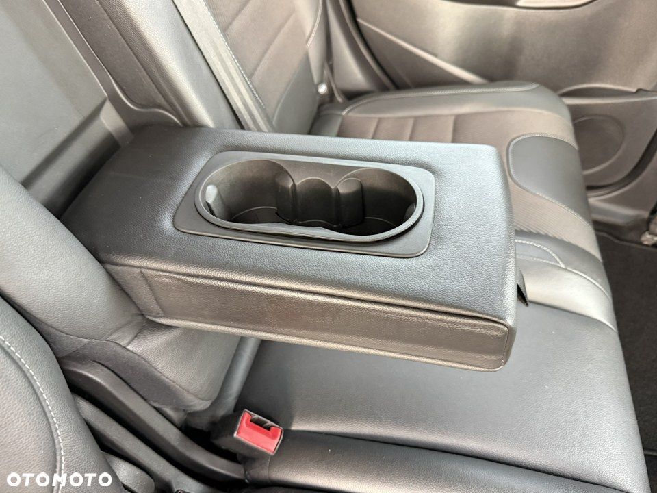 Ford Kuga 2.0 TDCi 2x4 Titanium - 35