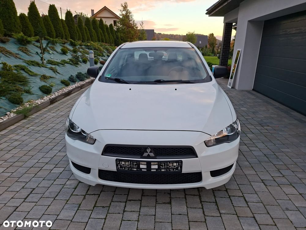 Mitsubishi Lancer 2010 photo 2