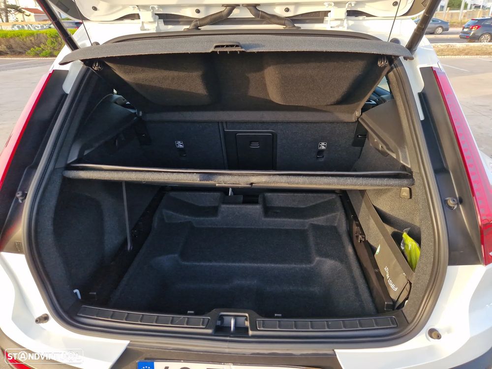 Volvo XC 40 1.5 T3 Momentum Plus - 9
