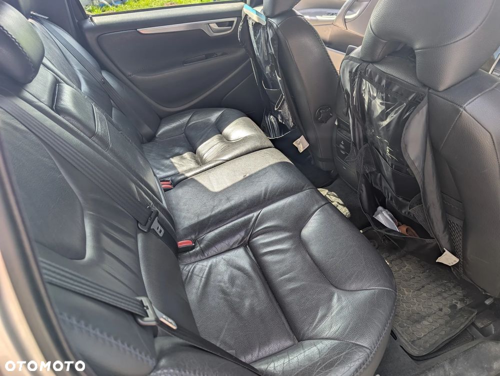 Volvo XC 70 D5 AWD Black Edition - 5