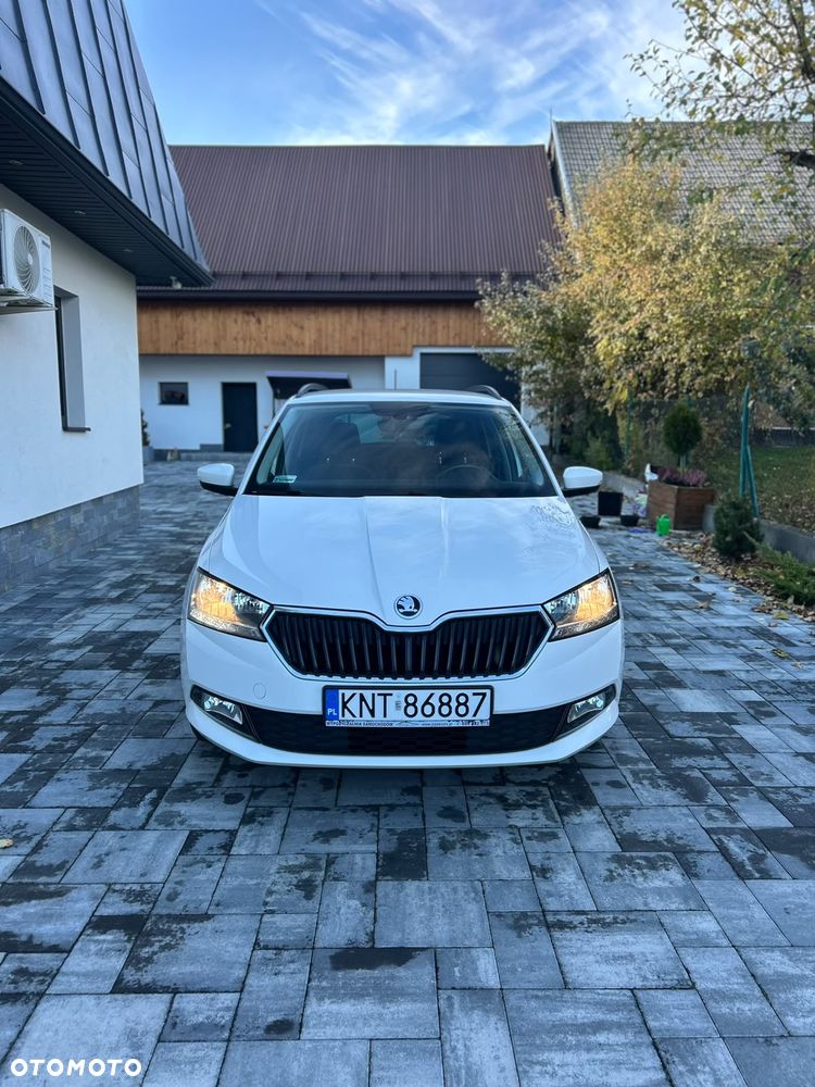 Skoda Fabia 2021 photo 2