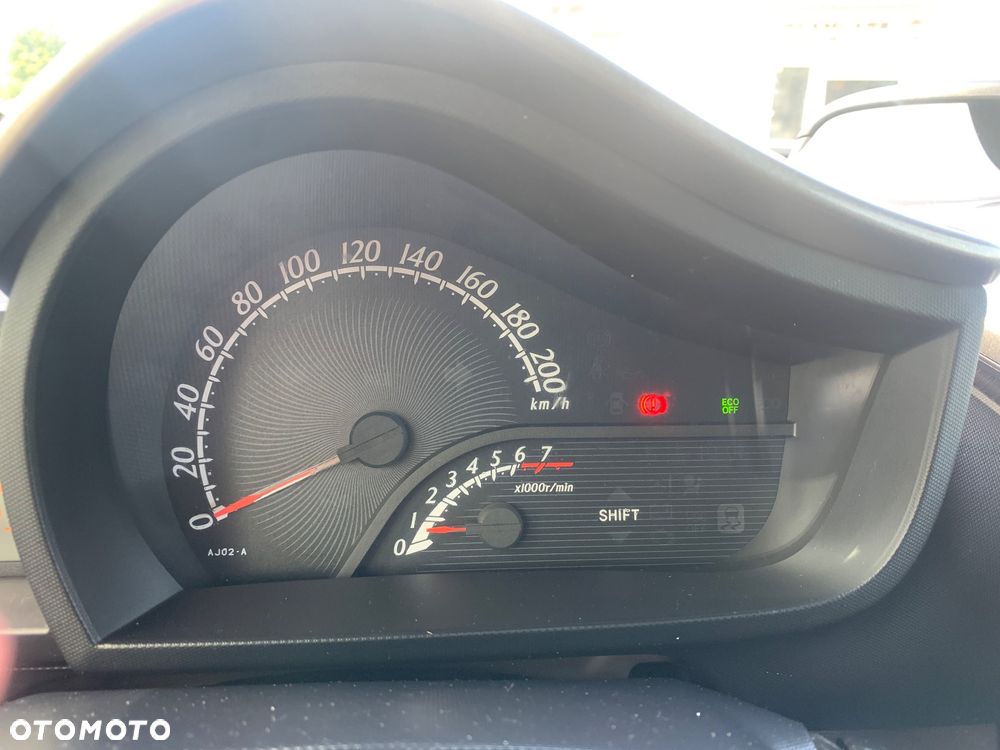 Toyota iQ - 19
