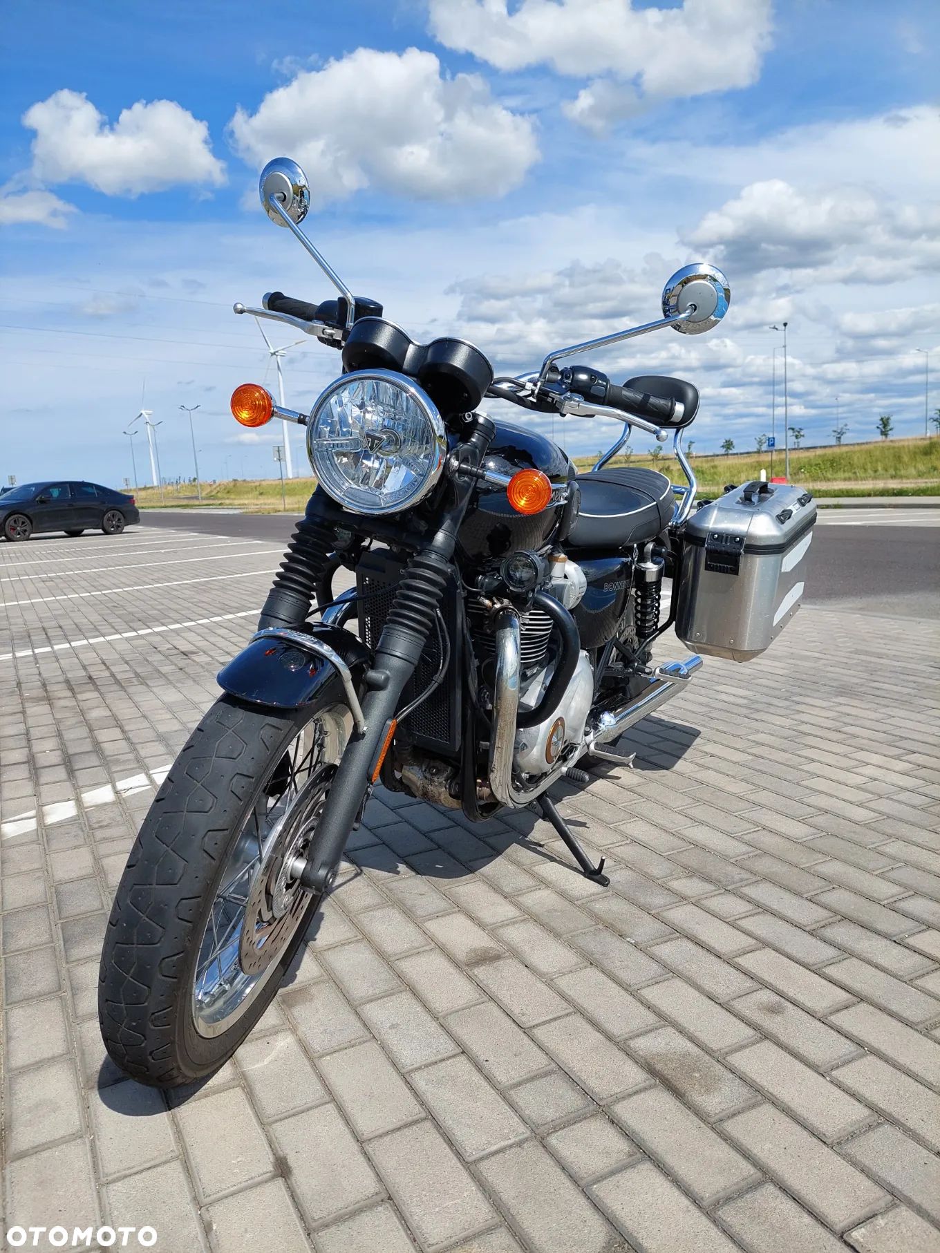 Triumph Bonneville - 1