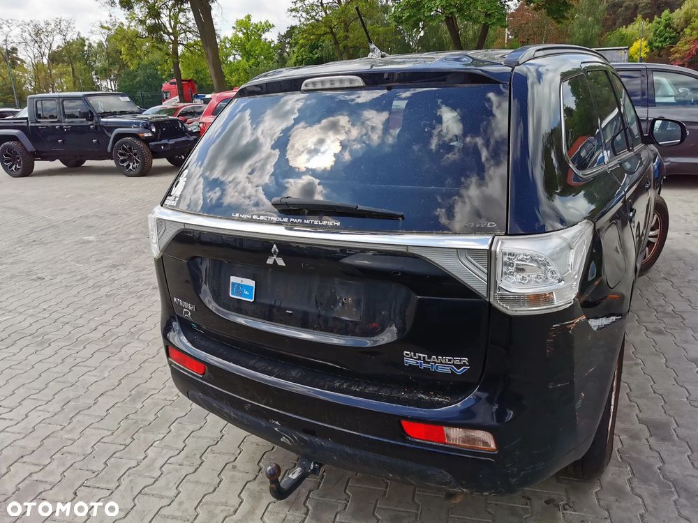 Mitsubishi Outlander Intense + - 11