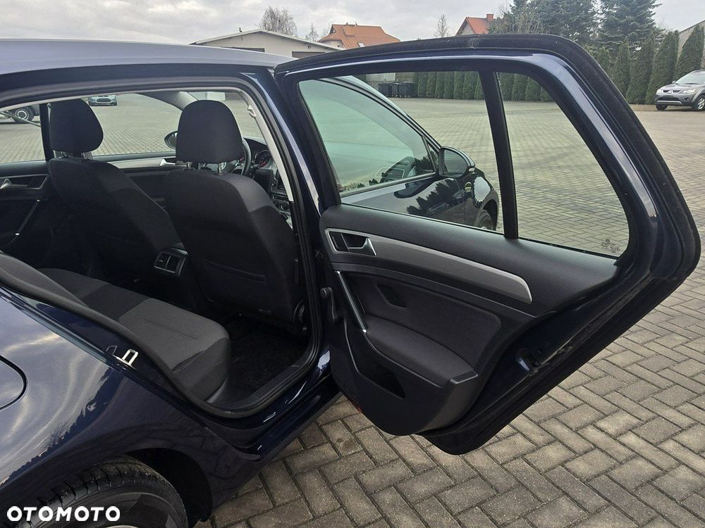 Volkswagen Golf - 25