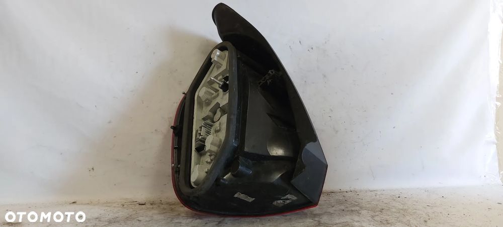 .  TYL TYLNA LAMPA PRAWA RENAULT GRAND MODUS - 4