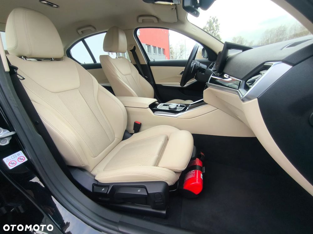 BMW Seria 3 320i - 18