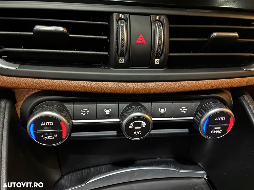 Alfa Romeo Giulia 2.0 Turbo RWD AT8 - 18