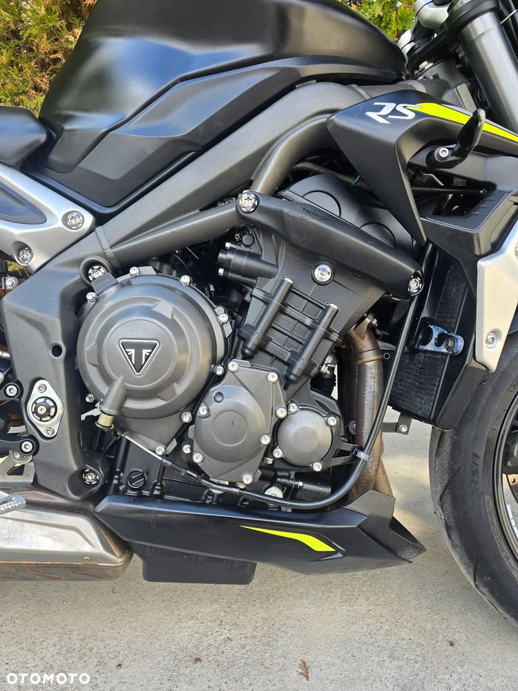 Triumph Street Triple - 8