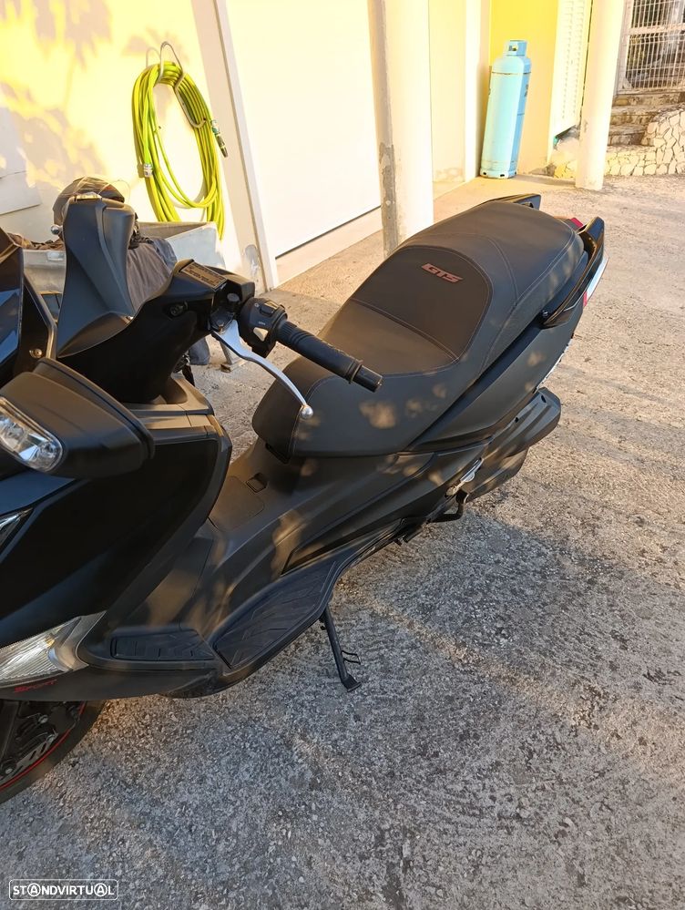 Sym GTS - 2