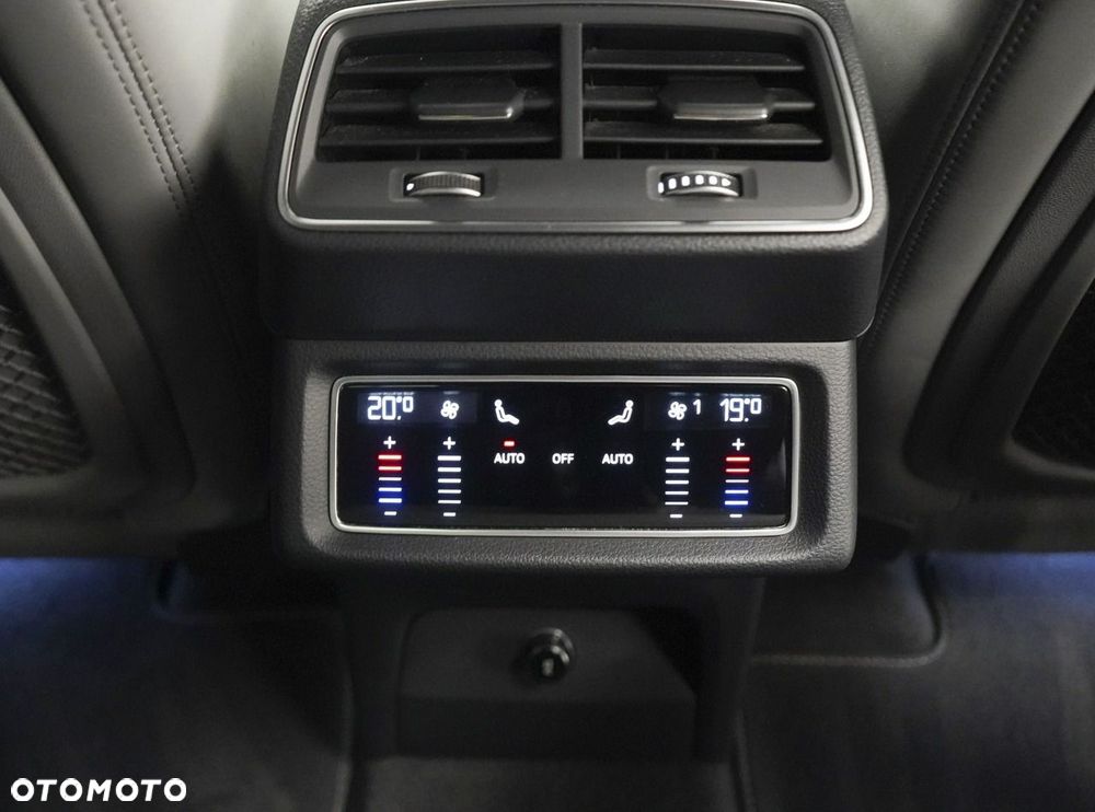 Audi Q8 Sportback e-tron - 22