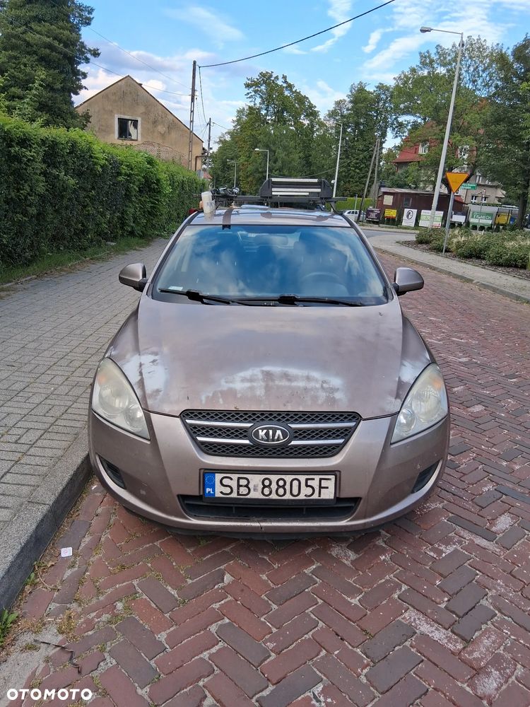 Kia Ceed 1.6 Crdi Comfort + - 5
