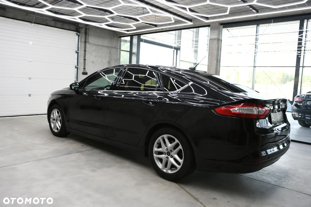 Ford Fusion - 13