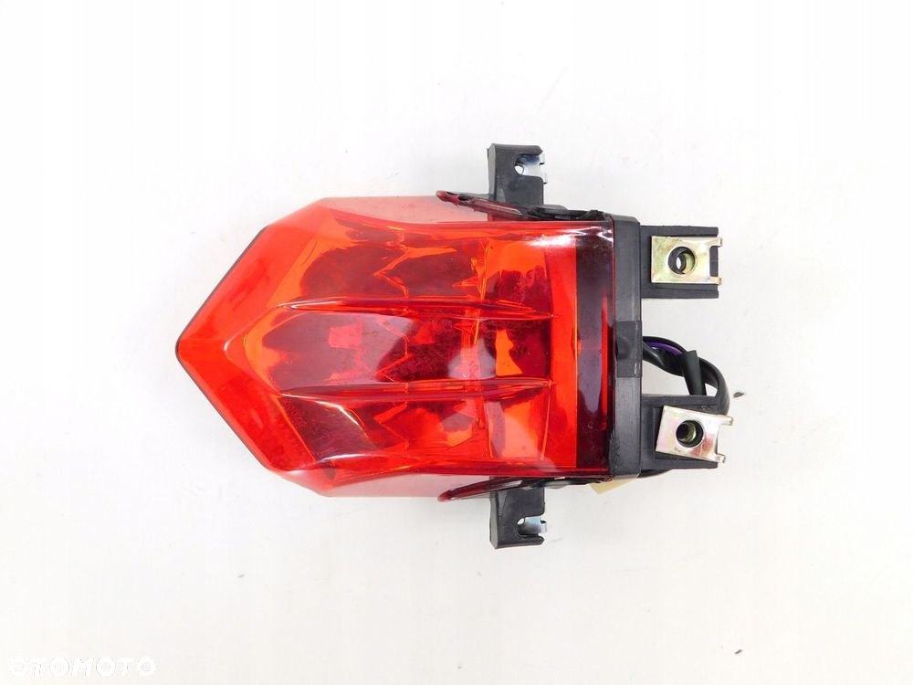 BENELLI BN 125 LAMPA TYLNA TYŁ - 1