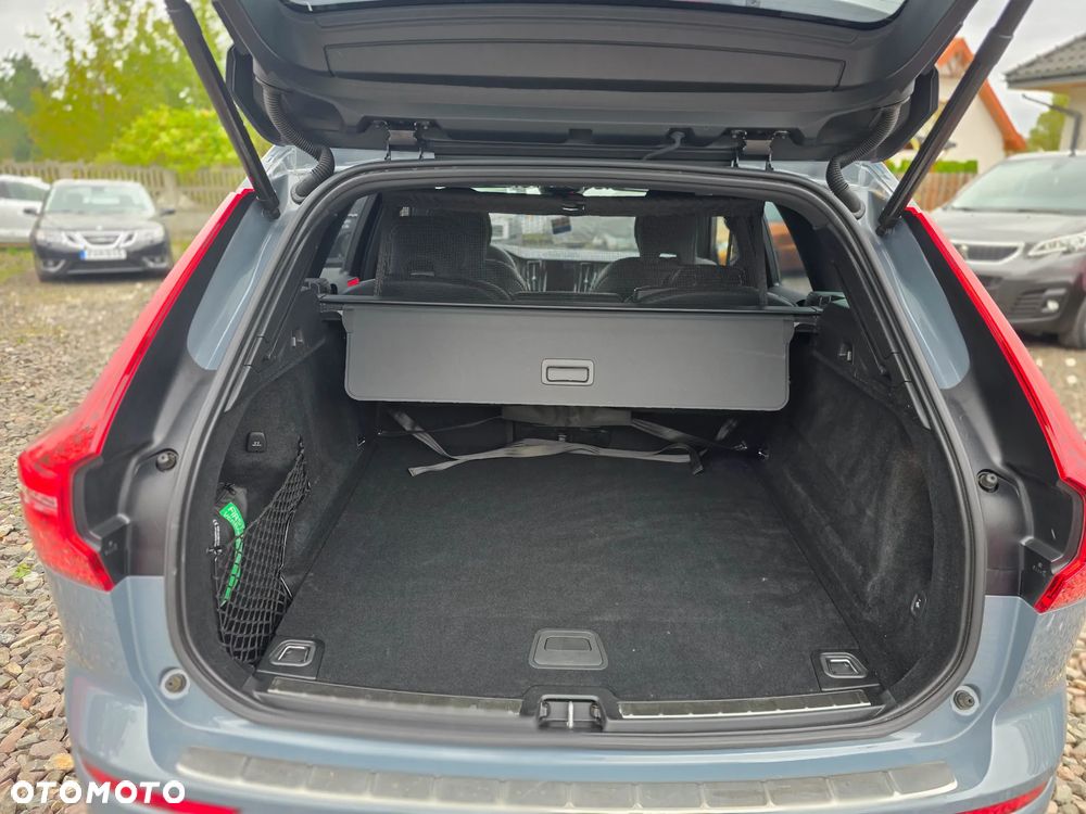 Volvo XC 60 B4 D AWD Plus Dark - 14