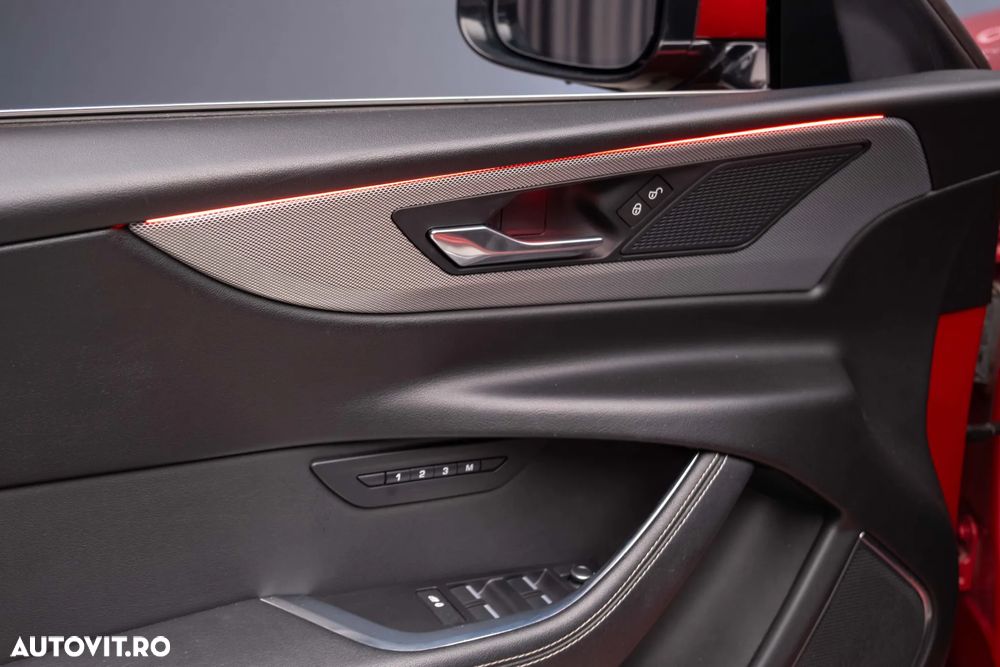 Jaguar XE 2.0 AWD Portfolio - 24