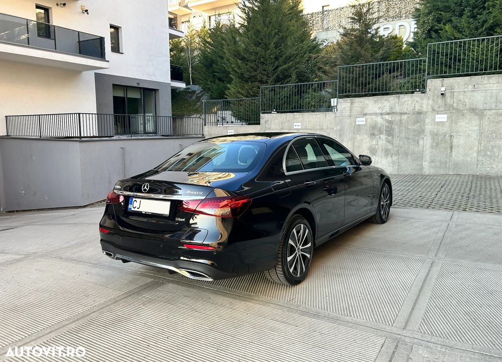 Mercedes-Benz E 300 4MATIC 9G-TRONIC AMG Line - 4