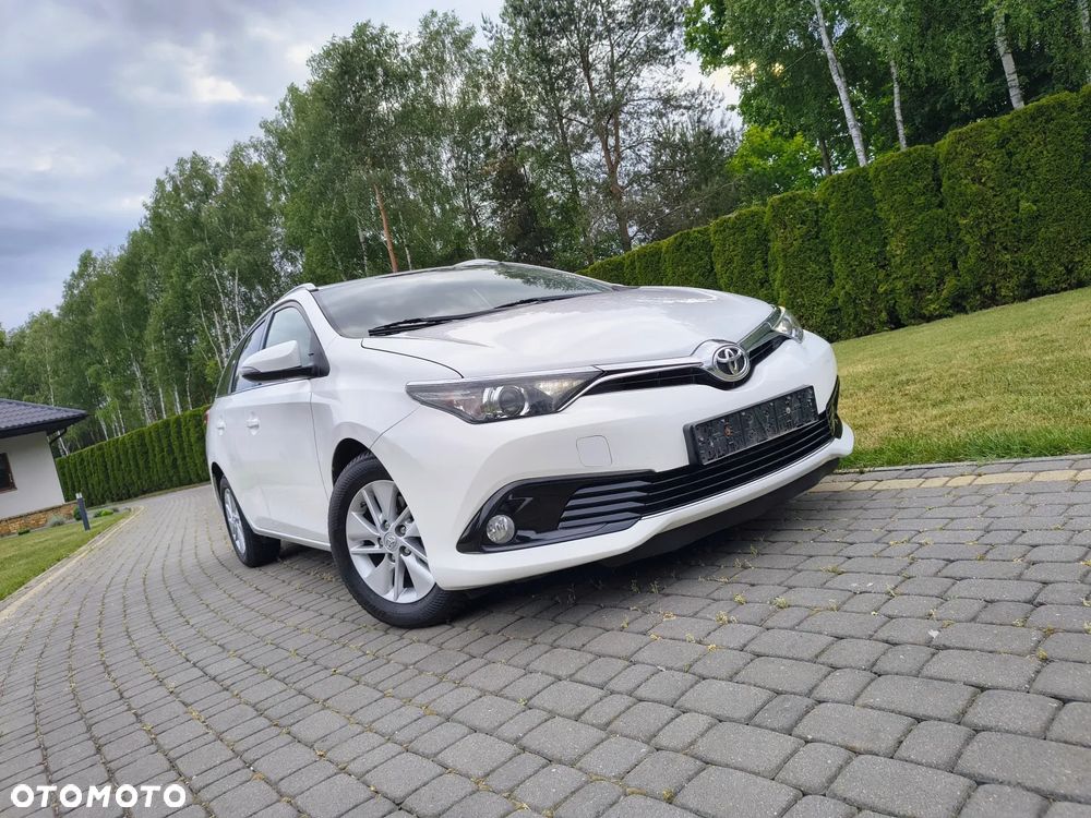 Toyota Auris 1.6 D-4D Dynamic - 3