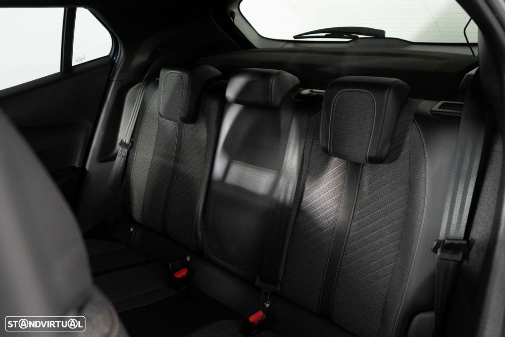 Peugeot 2008 1.2 PureTech Allure Pack - 11