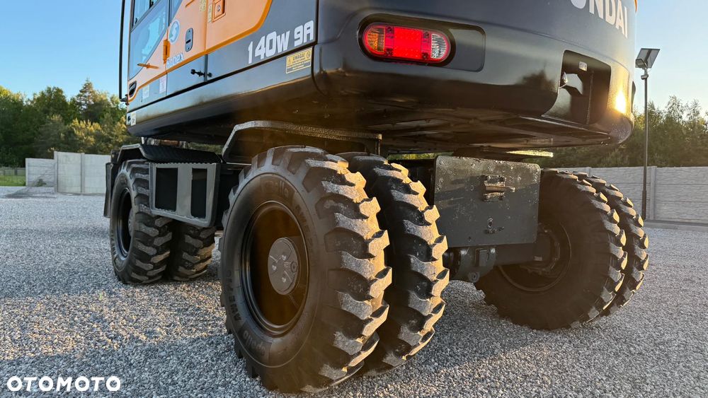 Hyundai Robex 140 - 9