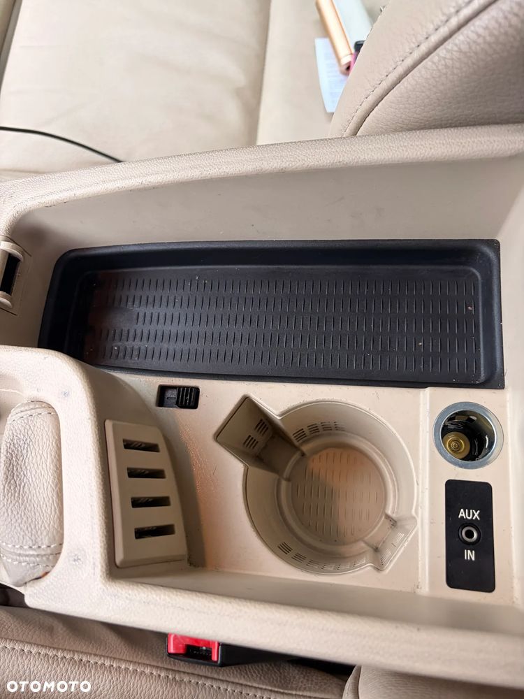 BMW Seria 3 330i - 22