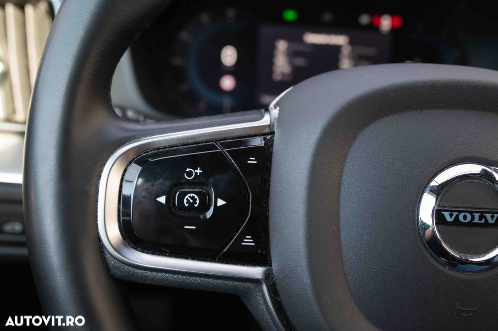 Volvo XC 60 B4 D AWD Plus Dark - 15